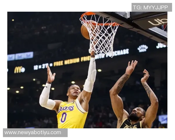 普理查德上半场火力全开三分球精准命中助球队争取胜利